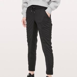 Cropped Studio Pant